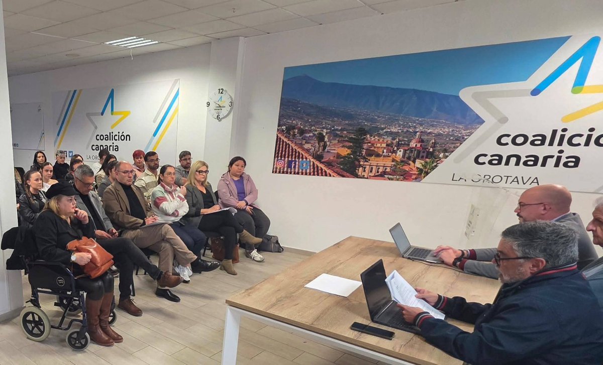 orotavaCC's tweet photo. Comité local de Coalición Canaria del mes de Marzo 🤍🩵💛🧑🧑🧒🧒🫱🏼🫲🏽
Seguimos trabajando por nuestro municipio y nuestros vecinos y vecinas 👏🏼🇮🇨
#ComiteLocal #CoalicionCanariaLaOrotava
#TrabajoEnEquipo @FLinares2023 https://t.co/TW4EwzvrLY