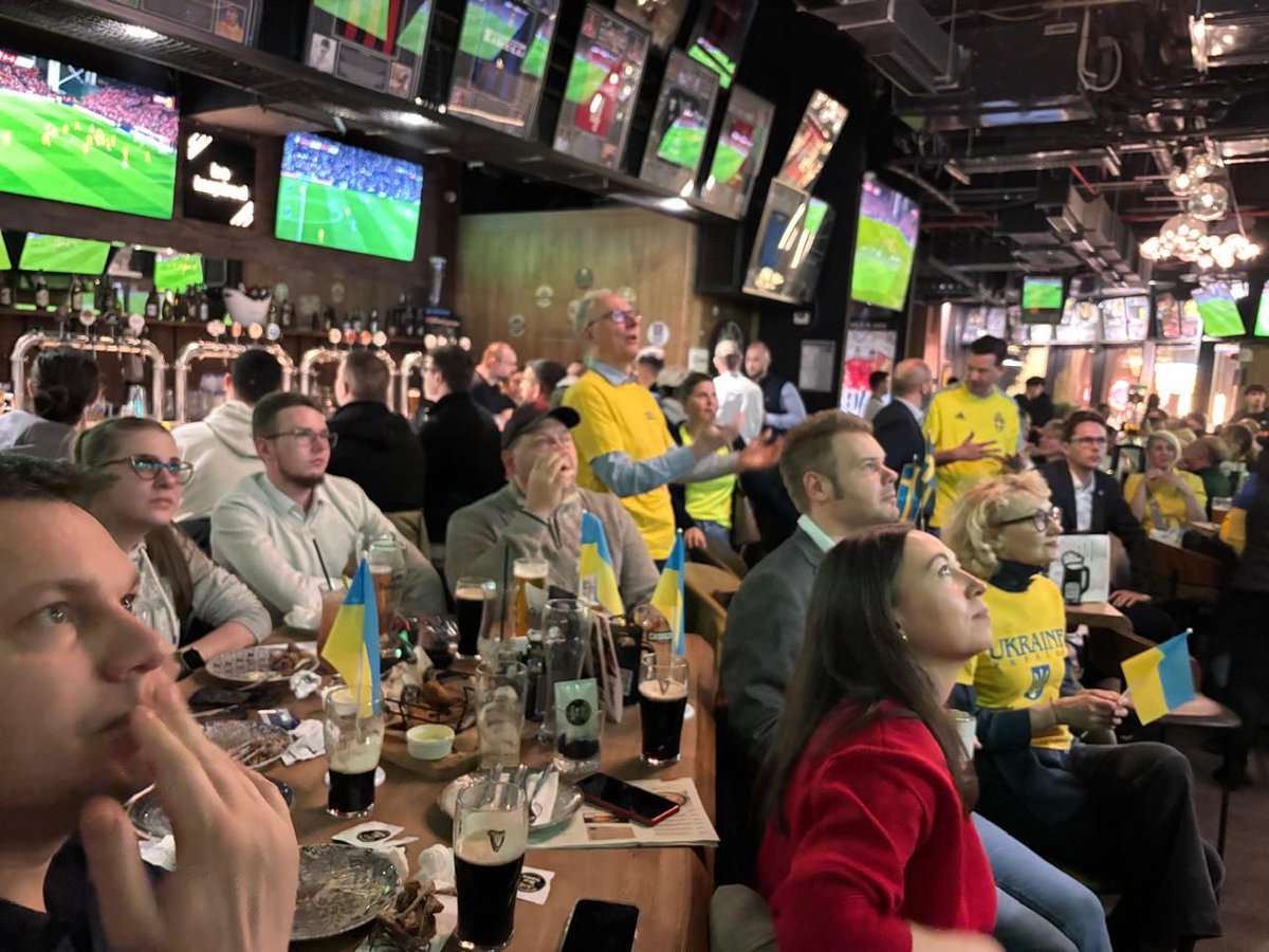 Larysa Dir tweet media