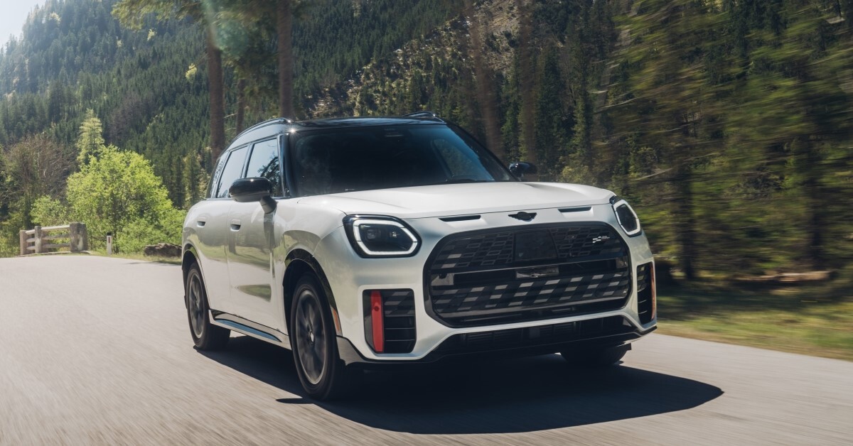 creviermini's tweet photo. Anything can happen when you're driving a MINI. #CrevierMINI #MINI https://t.co/n3MofAtQIu
