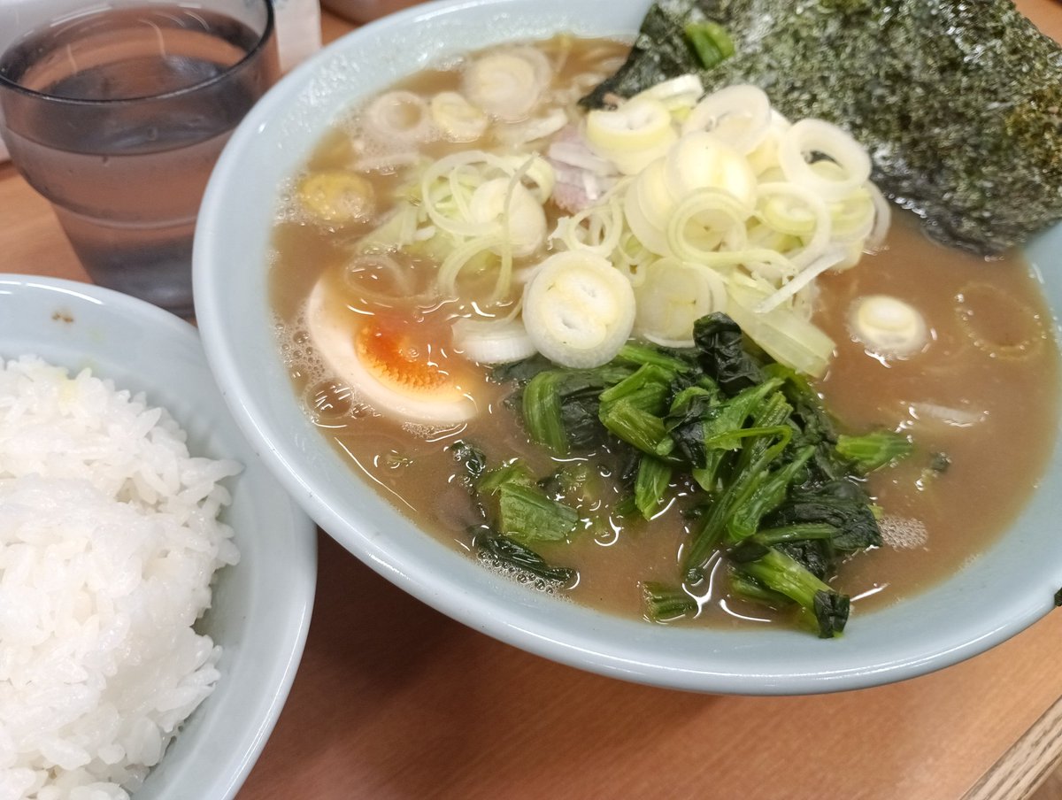 ZuoTeng70018's tweet photo. 武蔵家綾瀬@北綾瀬
ラーメン中¥950 薬味ねぎ¥100 
ライス100

深夜の背徳🍜
今日も旨すぎる感動的な一杯🍜

ご馳走様でした🙇
パシオン💪😁

#武蔵家綾瀬
#晋さんありがとう https://t.co/7S7XOtZTiu