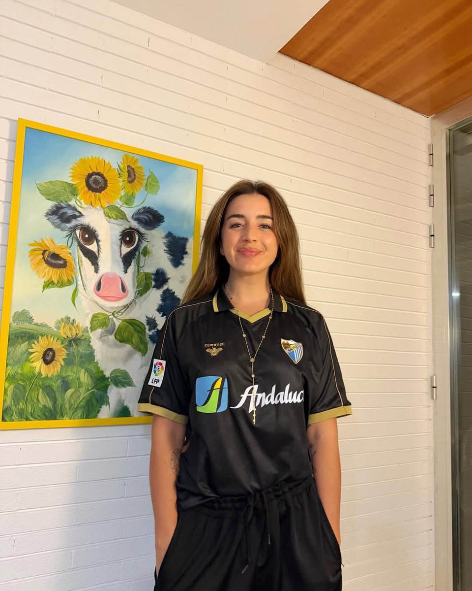 LAREINANDALUZA's tweet image. ¡Viva mi querida Andalucía! Por cierto, qué inmensas ganas tengo de veros en mayo en la feria de Granada, no os lo podéis perder será espectacular. 😃💖

#Fake
#Roleplay 
#Parody