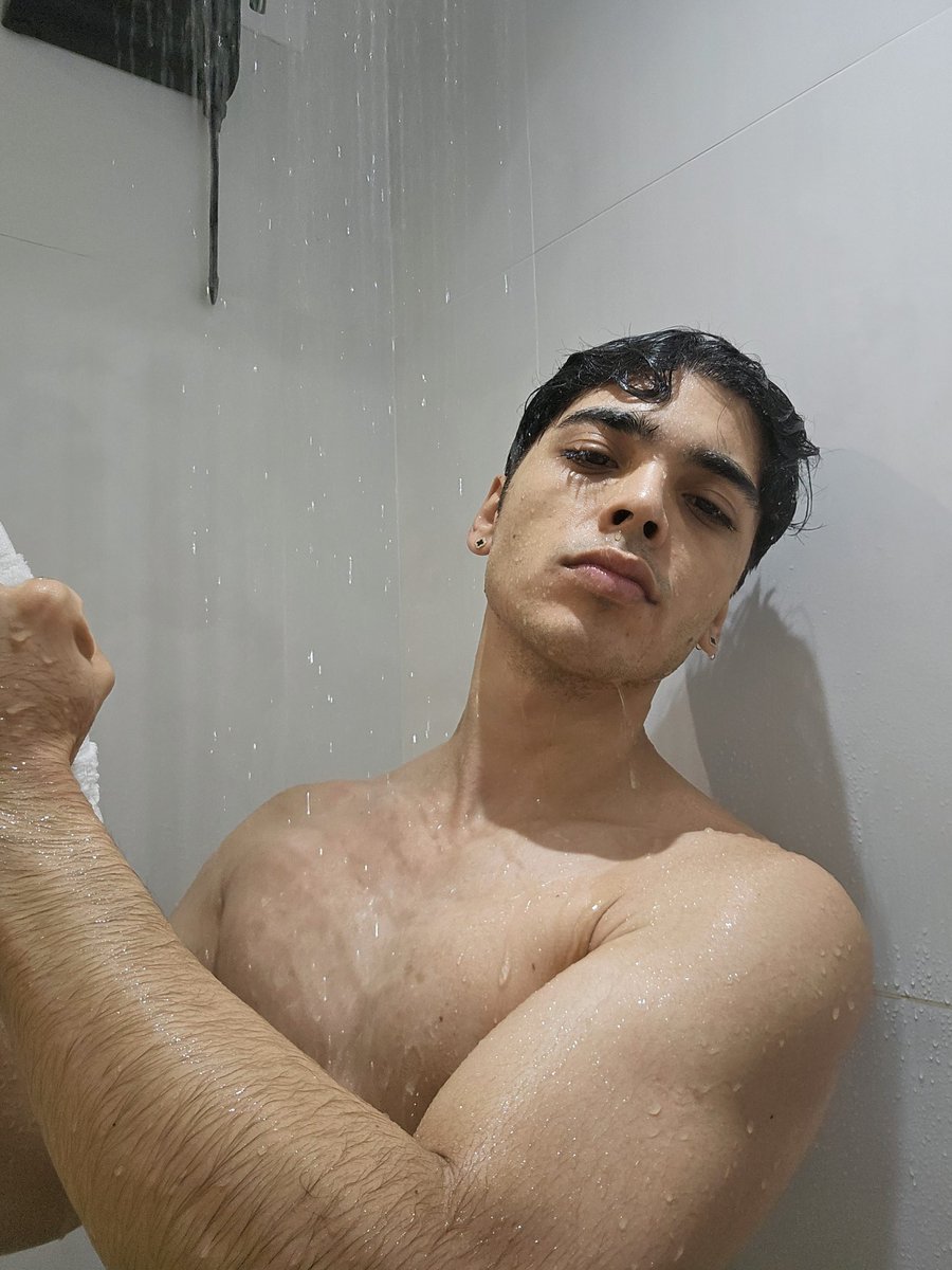 BadBoyCarlson tweet media