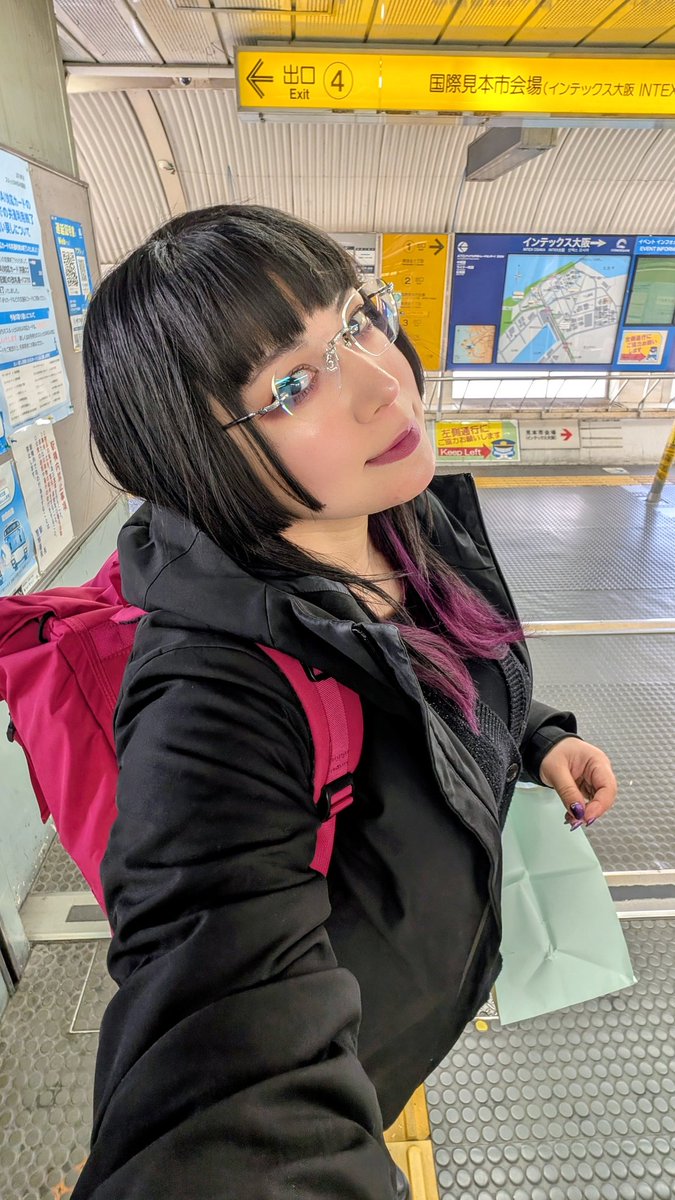 Sherry💜 バイクに乗るメガネモデル tweet media