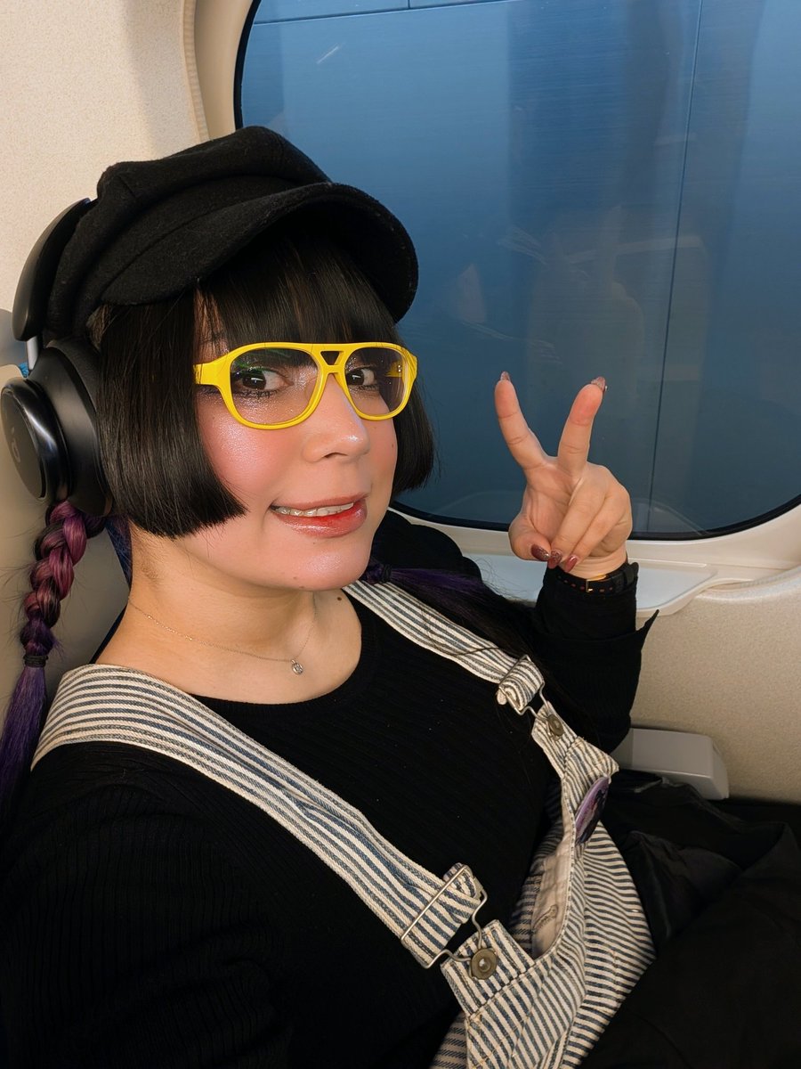 Sherry💜 バイクに乗るメガネモデル tweet media