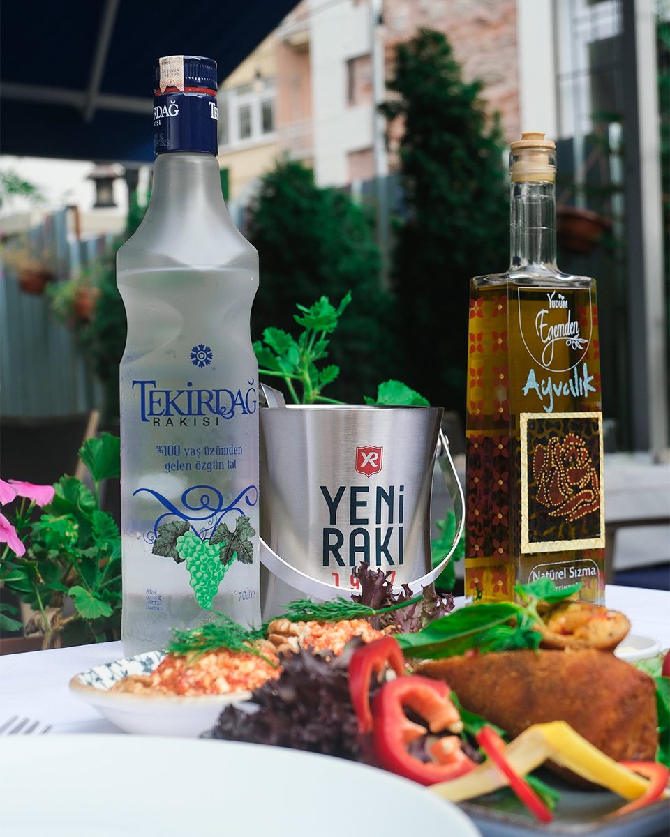 Lezzet dolu mezeler, rakı eşliğinde keyifli anlar ve uzayan sohbetler…
Her lokmada lezzet, her kadehte ayrı bir keyif.

📞 Rezervasyon: 0(216) 450 20 45

#Todori #TodoriFenerbahçe #MeyhaneKültürü #SofranınRuhu #LezzetinAdresi #Kadıköy