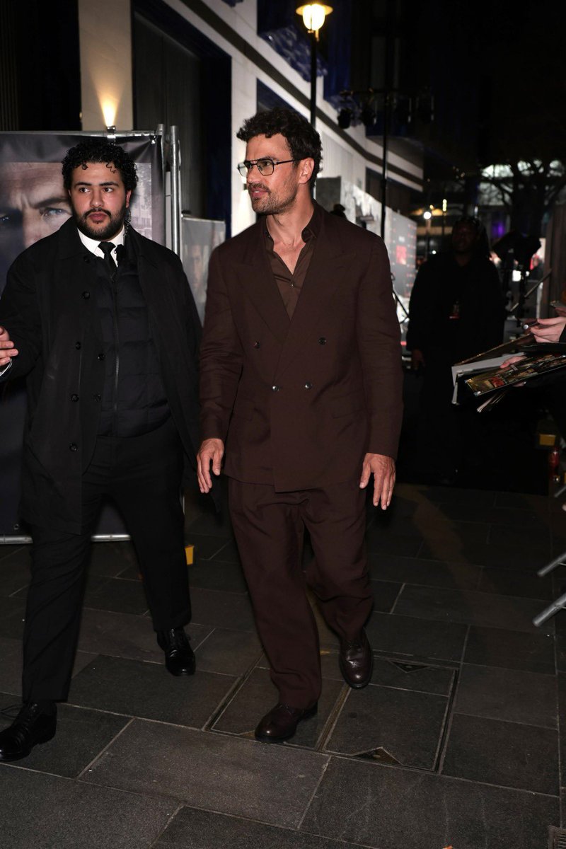 Theo James Updates tweet media