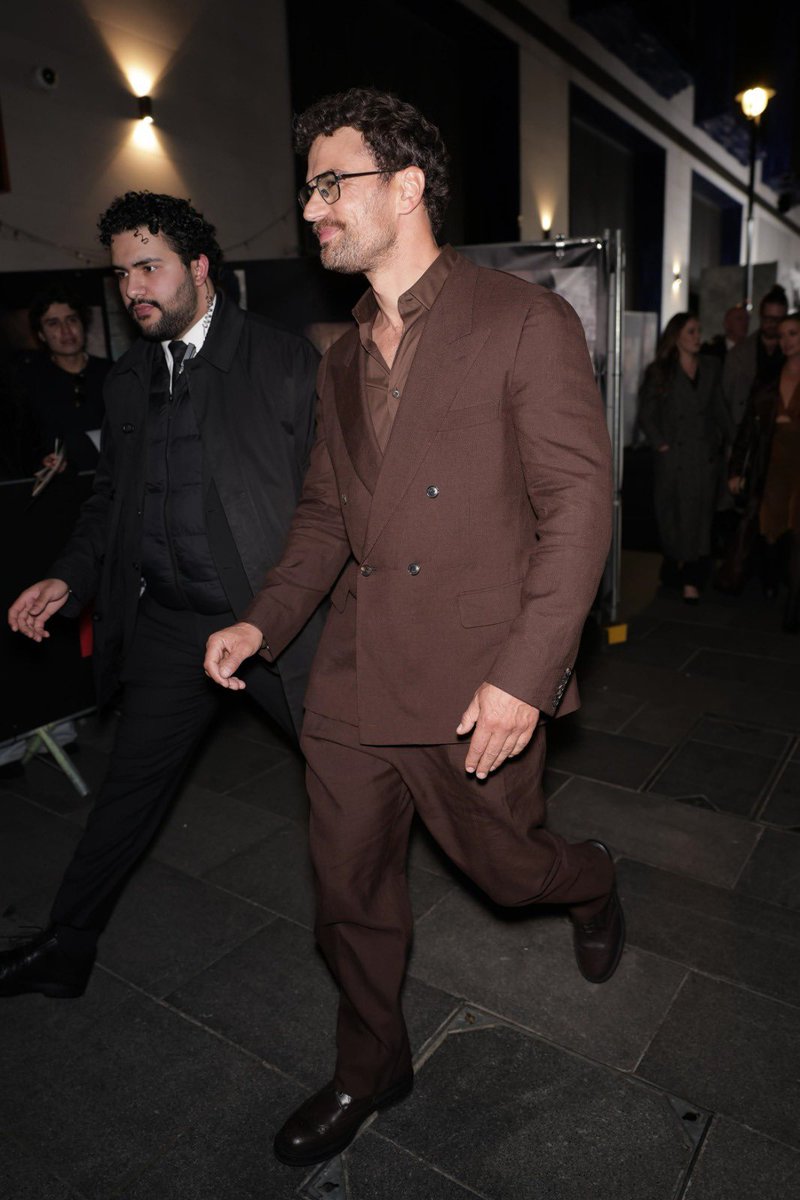 Theo James Updates tweet media