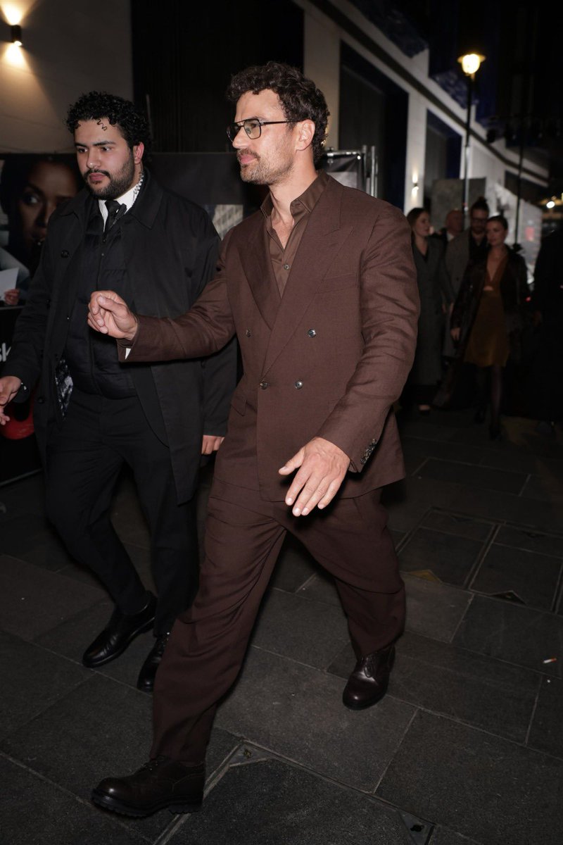 Theo James Updates tweet media