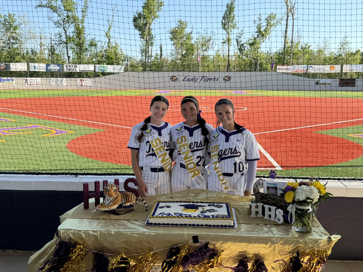 Hahnville High Softball tweet media