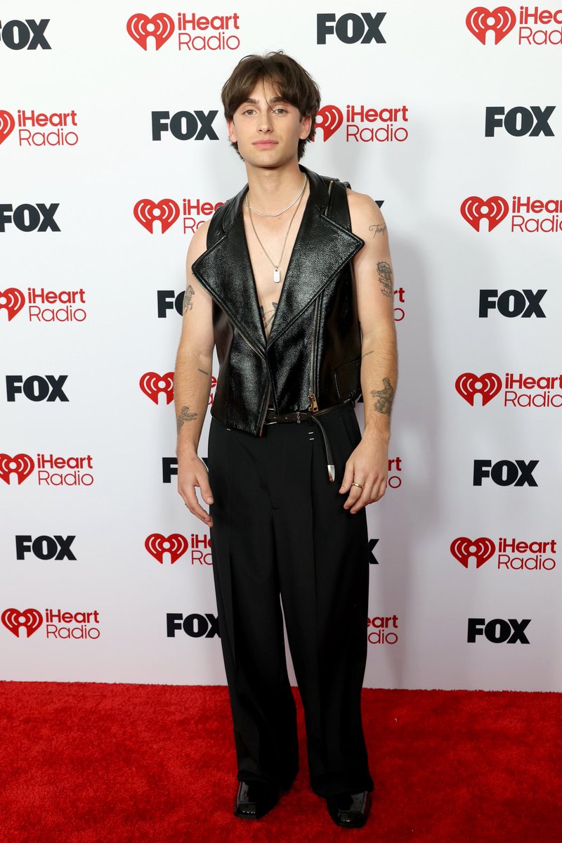 iHeartRadio Canada tweet media