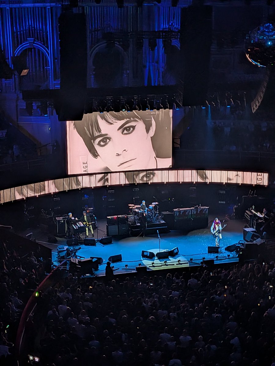 Alex Reviews Gigs tweet media