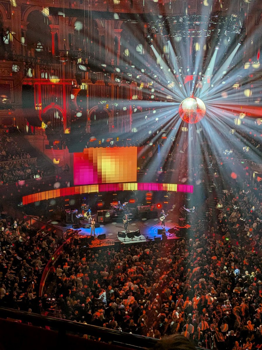 Alex Reviews Gigs tweet media