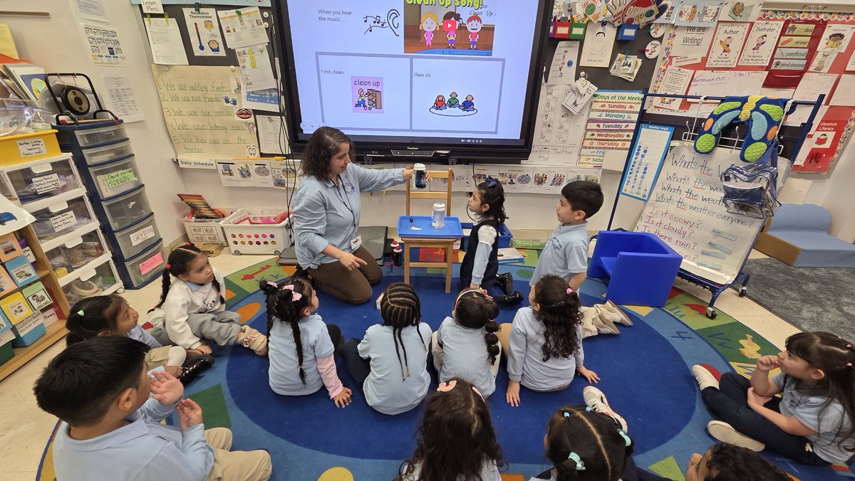 Ms.Stephanie Morales 🌎📚♥️👩‍🎨 tweet media