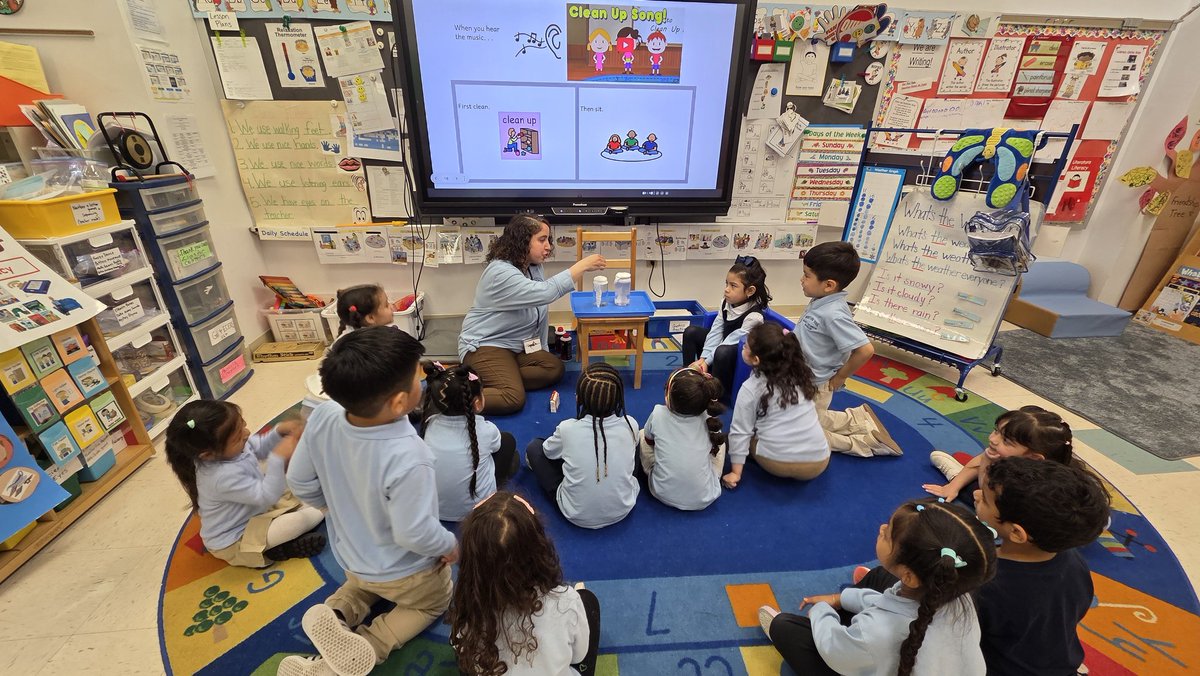 Ms.Stephanie Morales 🌎📚♥️👩‍🎨 tweet media