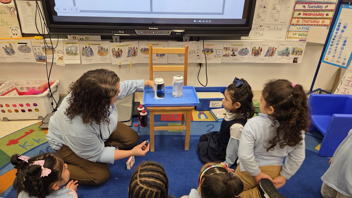 Ms.Stephanie Morales 🌎📚♥️👩‍🎨 tweet media