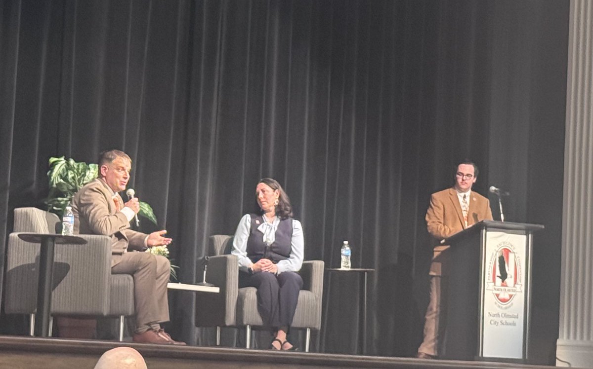 Jess Barwacz tweet media