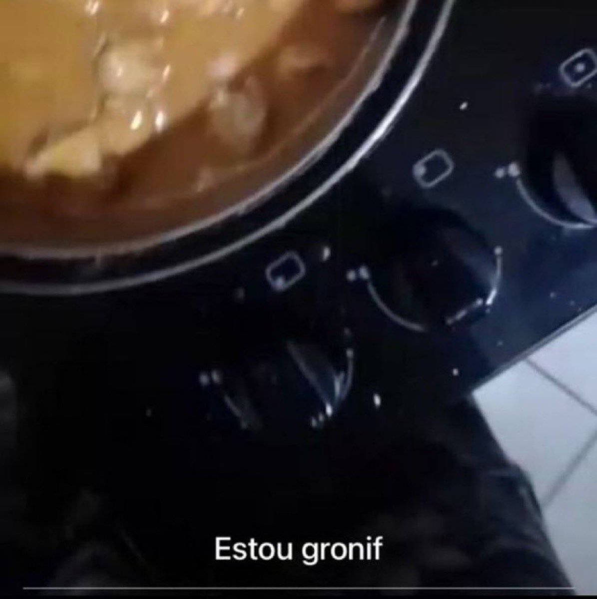 Fui descobrir hoje que o X tinha uma aba solicitações de msg, vi só o que não queria ver