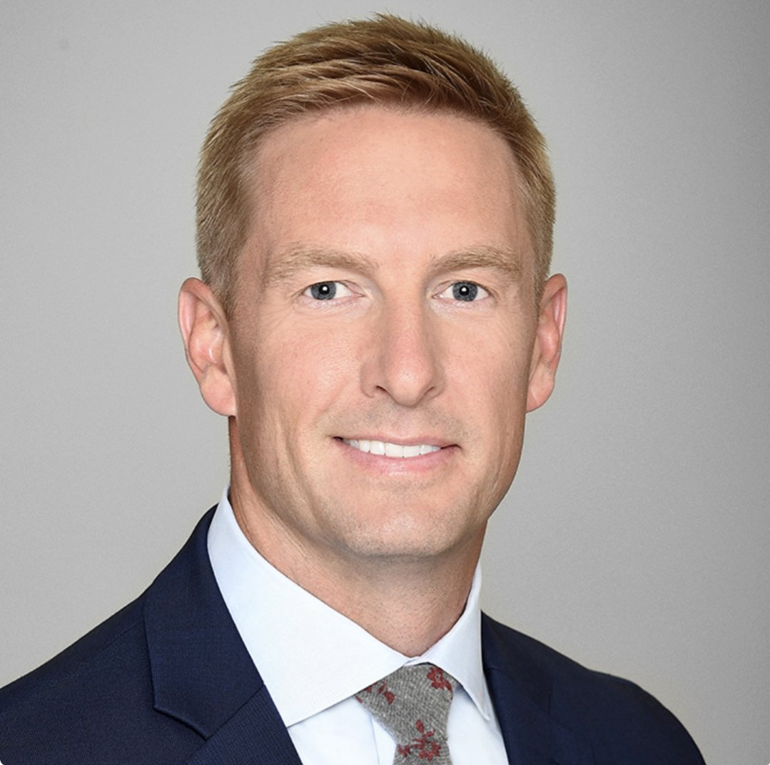 The_UFM's tweet image. FOX broadcast team for Birmingham Stallions @ Louisville Kings Friday March 27th on FOX:

Curt Menefee (PxP)
Joel Klatt (Analyst)
Jake Butt (Sideline)

We are so back 🔥
#UFL