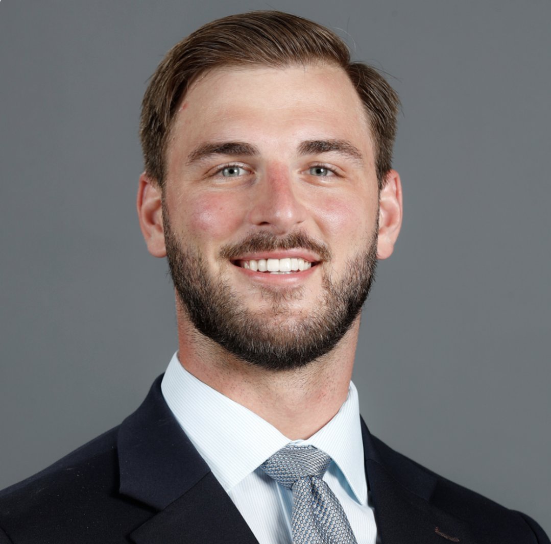 The_UFM's tweet image. FOX broadcast team for Birmingham Stallions @ Louisville Kings Friday March 27th on FOX:

Curt Menefee (PxP)
Joel Klatt (Analyst)
Jake Butt (Sideline)

We are so back 🔥
#UFL