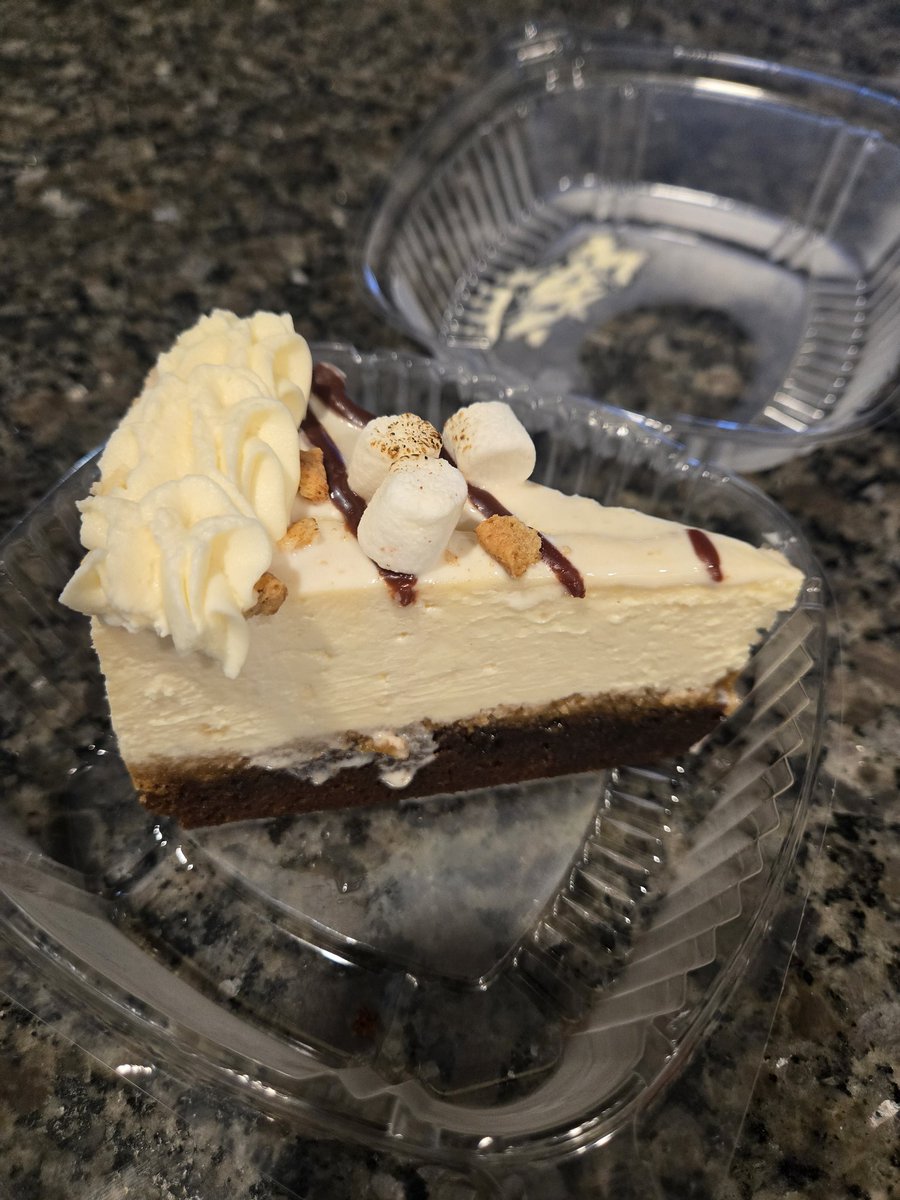 Leoslice tweet media