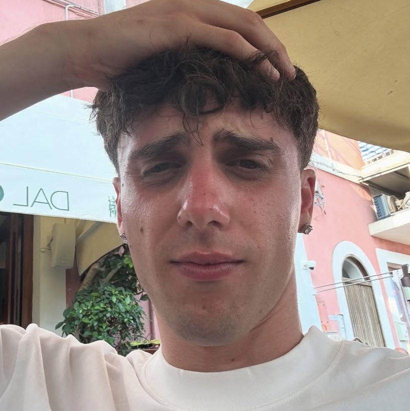 v ᚐ҉ᚐ tweet media