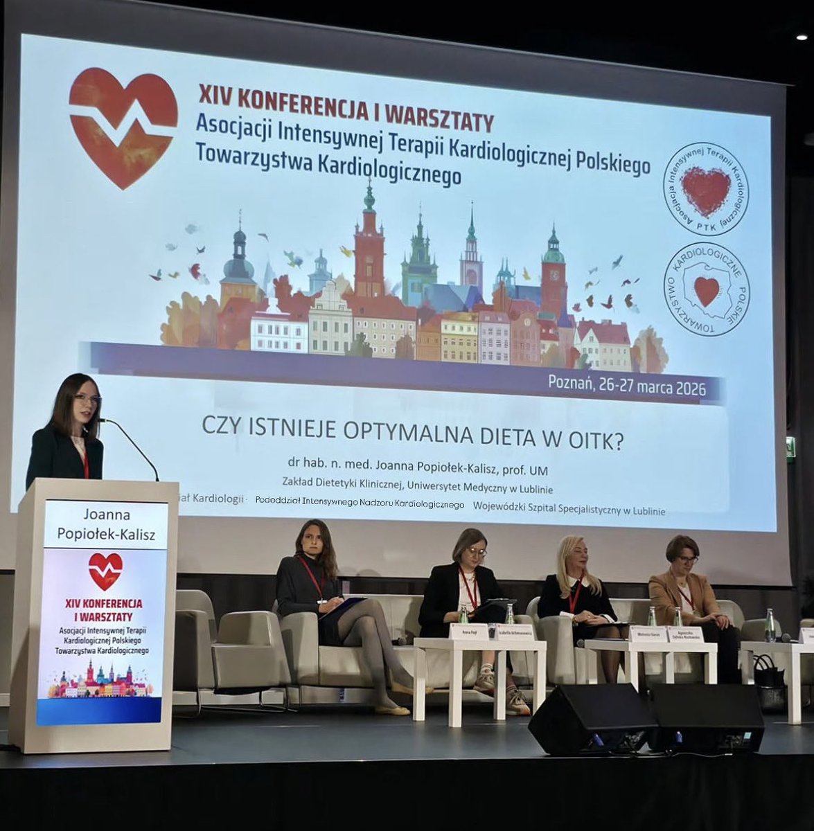 PopiolekKalisz's tweet photo. Speaking about #nutrition in #cardiovascular #intensive care was an honour! I’m so glad that #interdisciplinary approach becomes more and more recognized. Thank you @Marta33717088 for the invitation! https://t.co/dxLBufDvDz