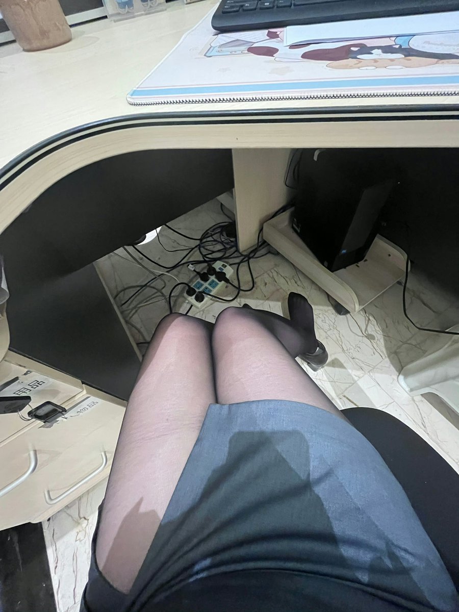 严老师不严 tweet media