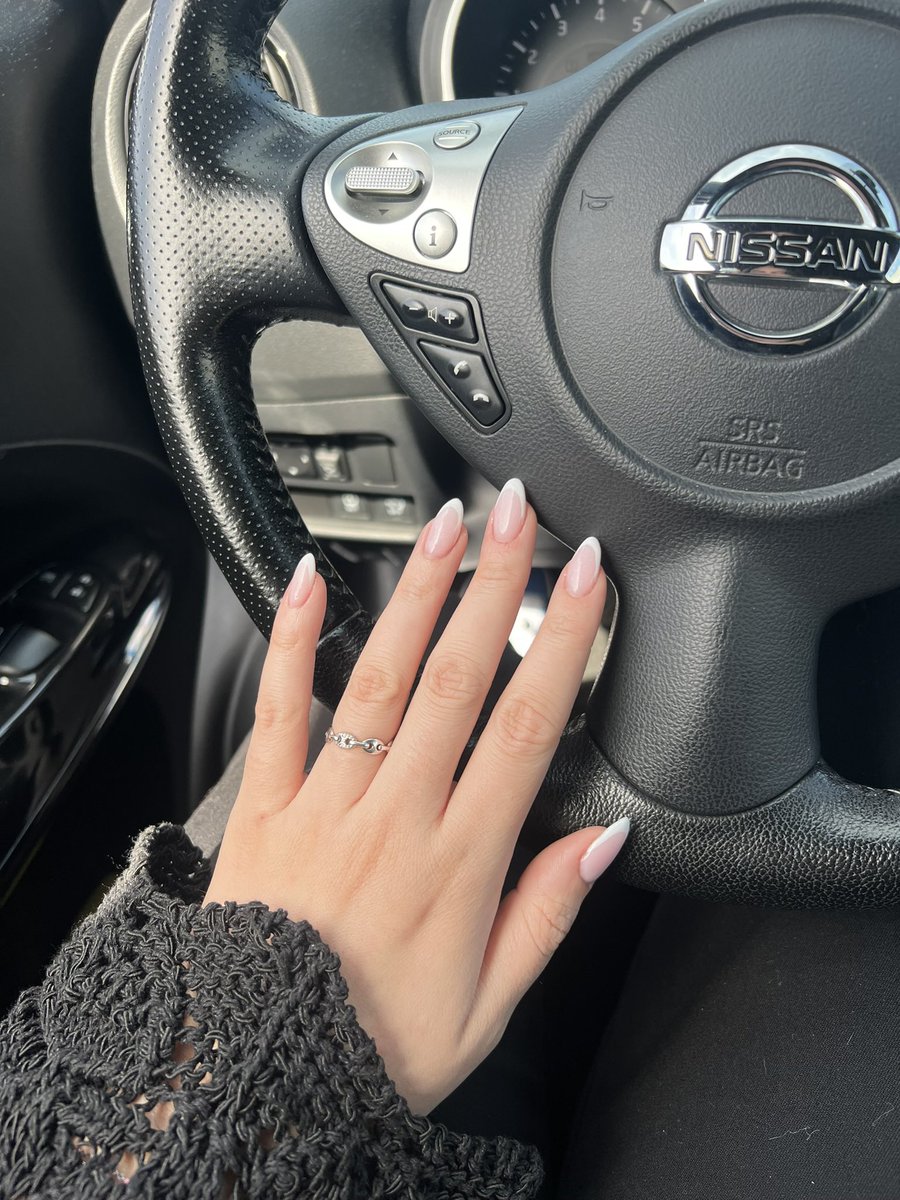 apolline tweet media