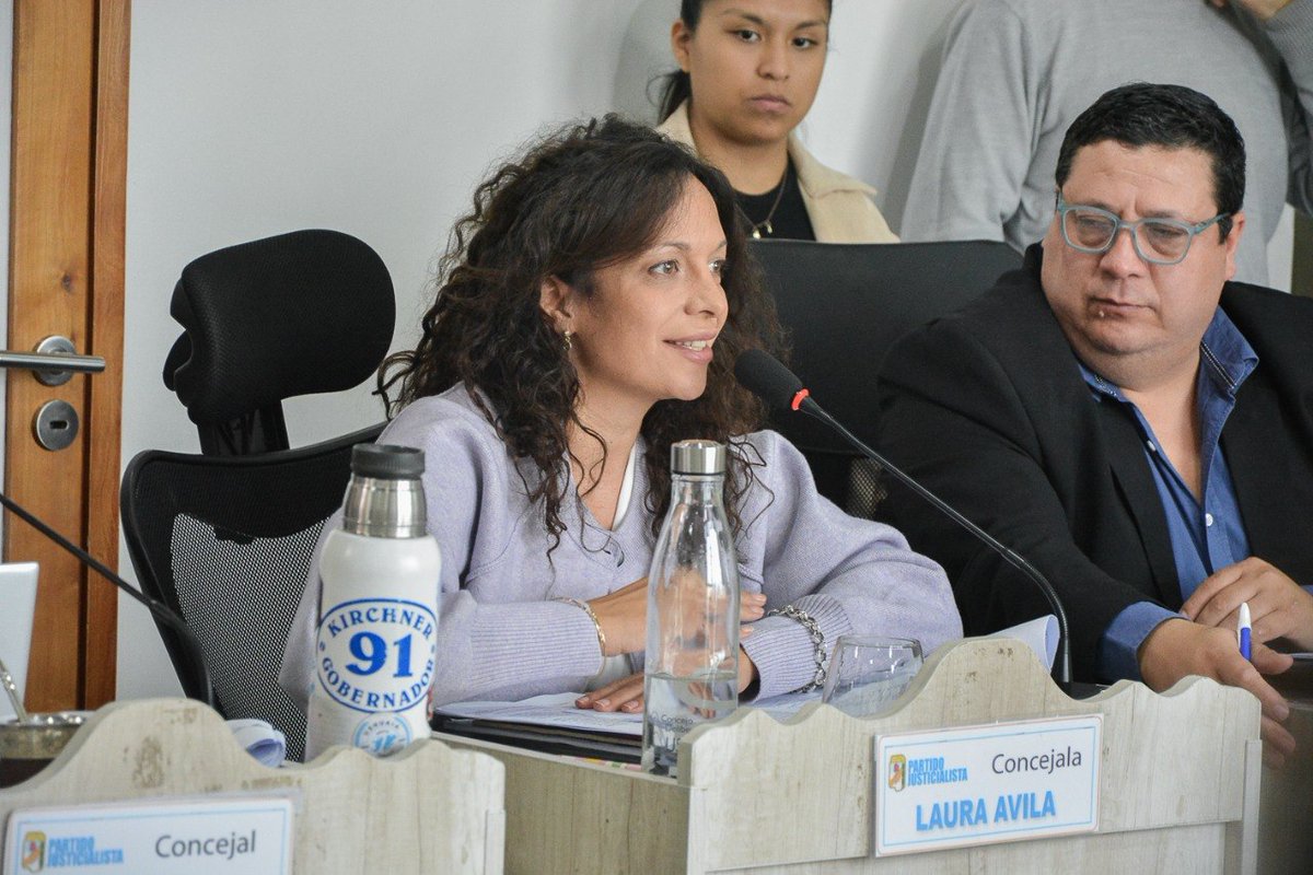 Laura Avila tweet media