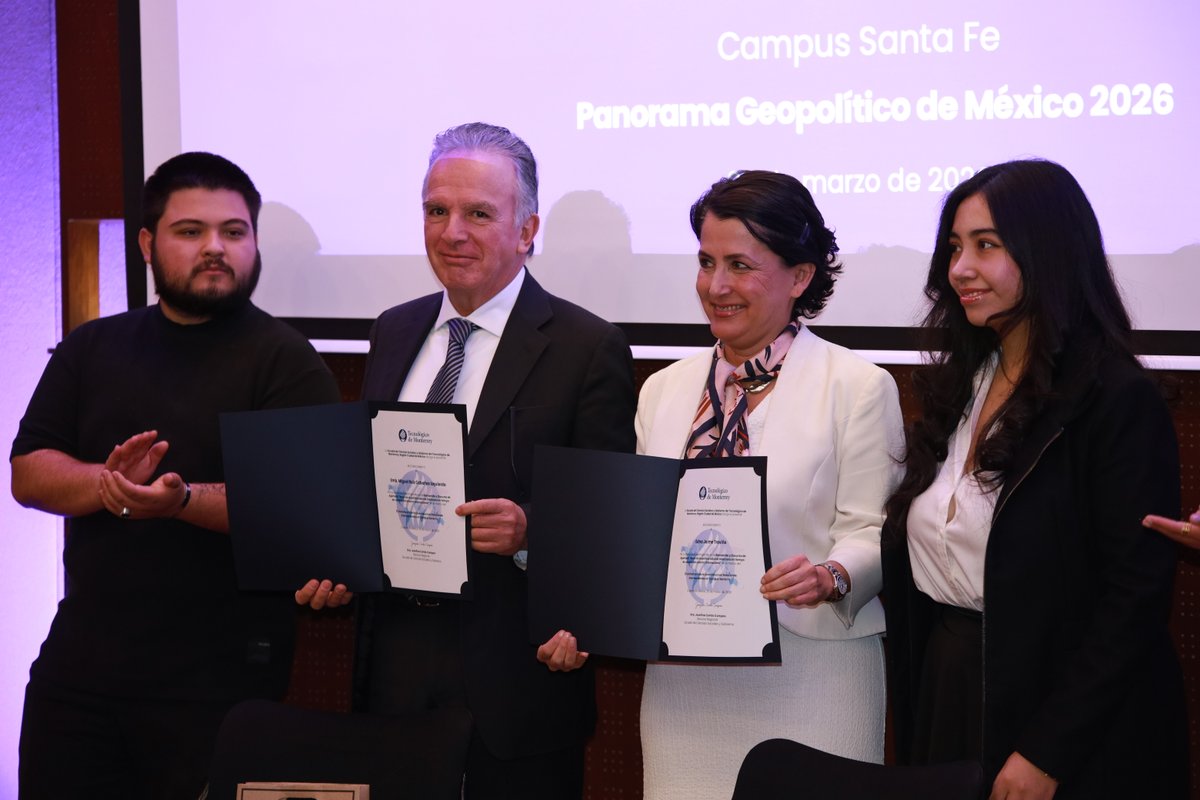 Tec_CSF's tweet photo. Celebramos 25 años de LRI en Campus Santa Fe con un foro que reunió evidencia, expertos globales y formación con impacto público para reflexionar sobre el presente y futuro de las relaciones internacionales. 
25 años formando líderes que entienden el mundo… y lo transforman 💡🌐 https://t.co/qlE9O5W4fg