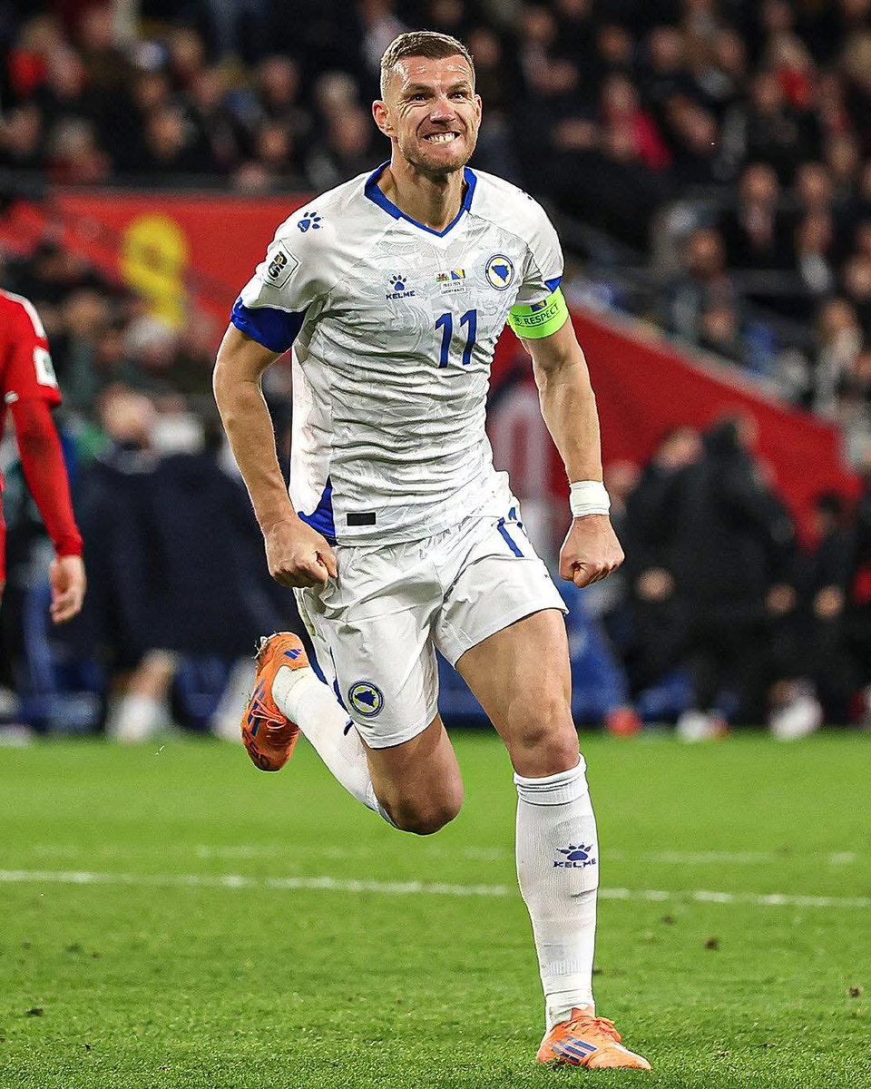 TheBosnian11's tweet photo. FUCKING EDIN DŽEKO AGAINST WALES! 👇🏻

- 90‘
- 1 goal
 - 33 touches
- 4 key passes
- 2 big chances created

BOSNIAN DIAMOND! SCORED AND SAVED US WHEN WE MOSTLY NEEDED IT LIKE HE ALWAYS DID!! VOLIM TE KAPITENU!! 🇧🇦 💎 https://t.co/galuJ0DSf3
