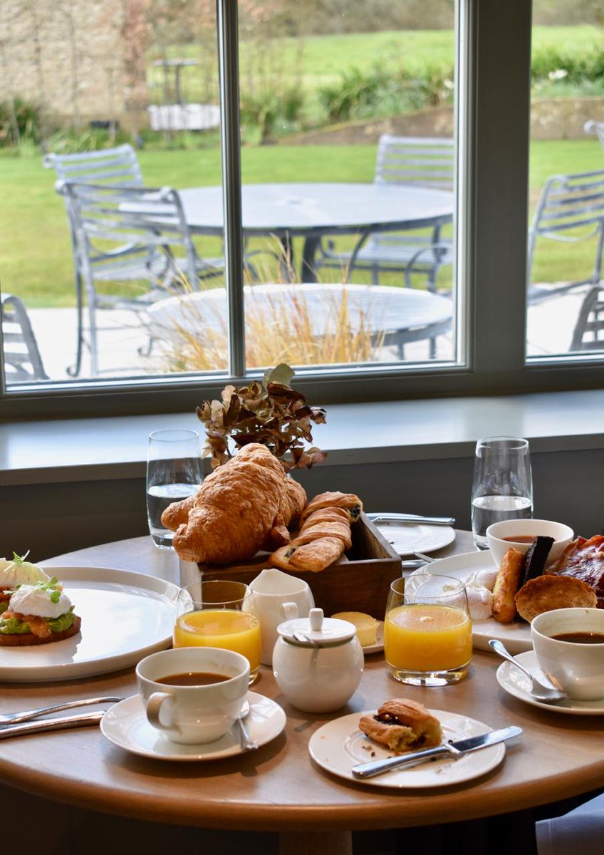 あぶそる〜とロンドン Absolute London tweet media