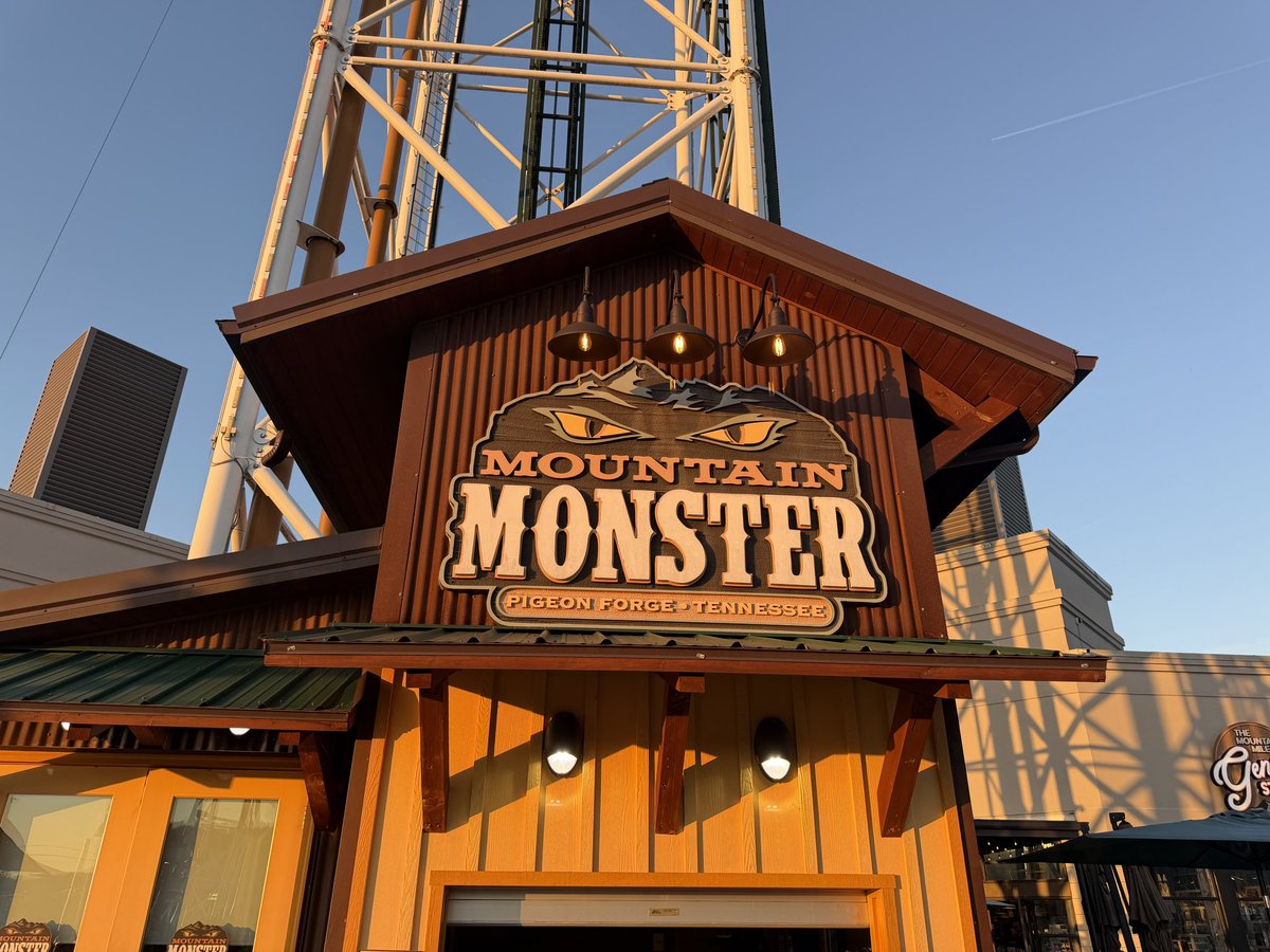 greatohiocc's tweet photo. Next time you are in Pigeon Forge, make sure to check out the Mountain Monster! A few weeks ago we checked out the Monster Fall, which is a 200 ft drop ride! We also got to see the Monster Dive as well! It’s absolutely crazy! #mountainmonster #monsterfall #monsterdive https://t.co/L4Piv86RUA