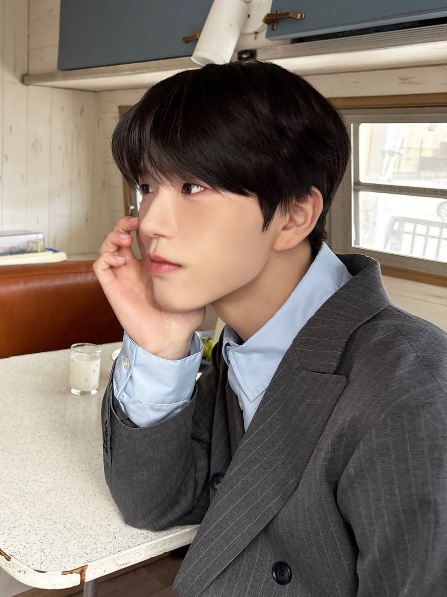 Nothing(상태:JH32) tweet media