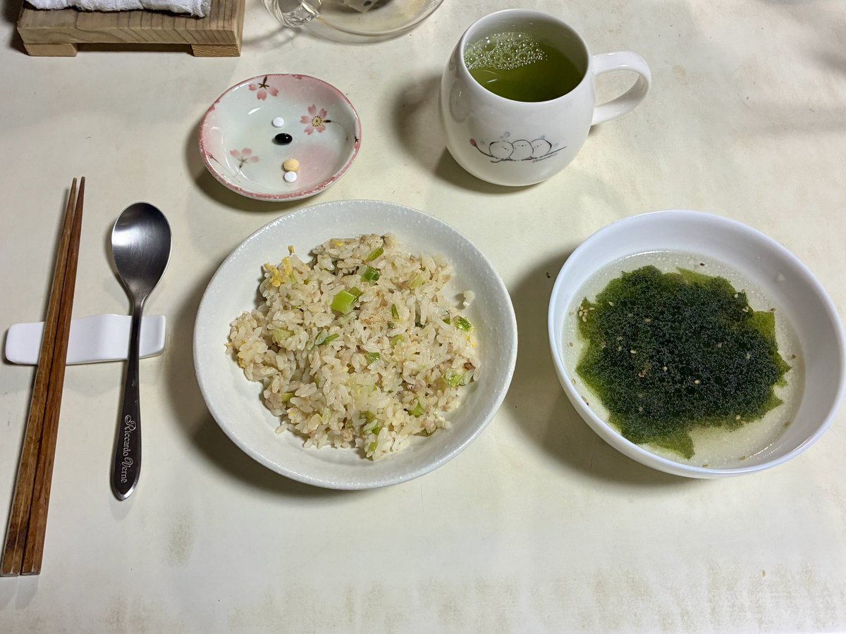 selfcontrorl's tweet photo. 一昨日・昨日の晩ご飯です。

昨日　たらこスパゲッティ
　　　大根の中華風サラダ

一昨日　炒飯
　　　　ワカメスープ
　　　　焼き餃子

見当たらないのがあったけど
もういいや😭

#おうちごはん https://t.co/kmw8AX1BLG
