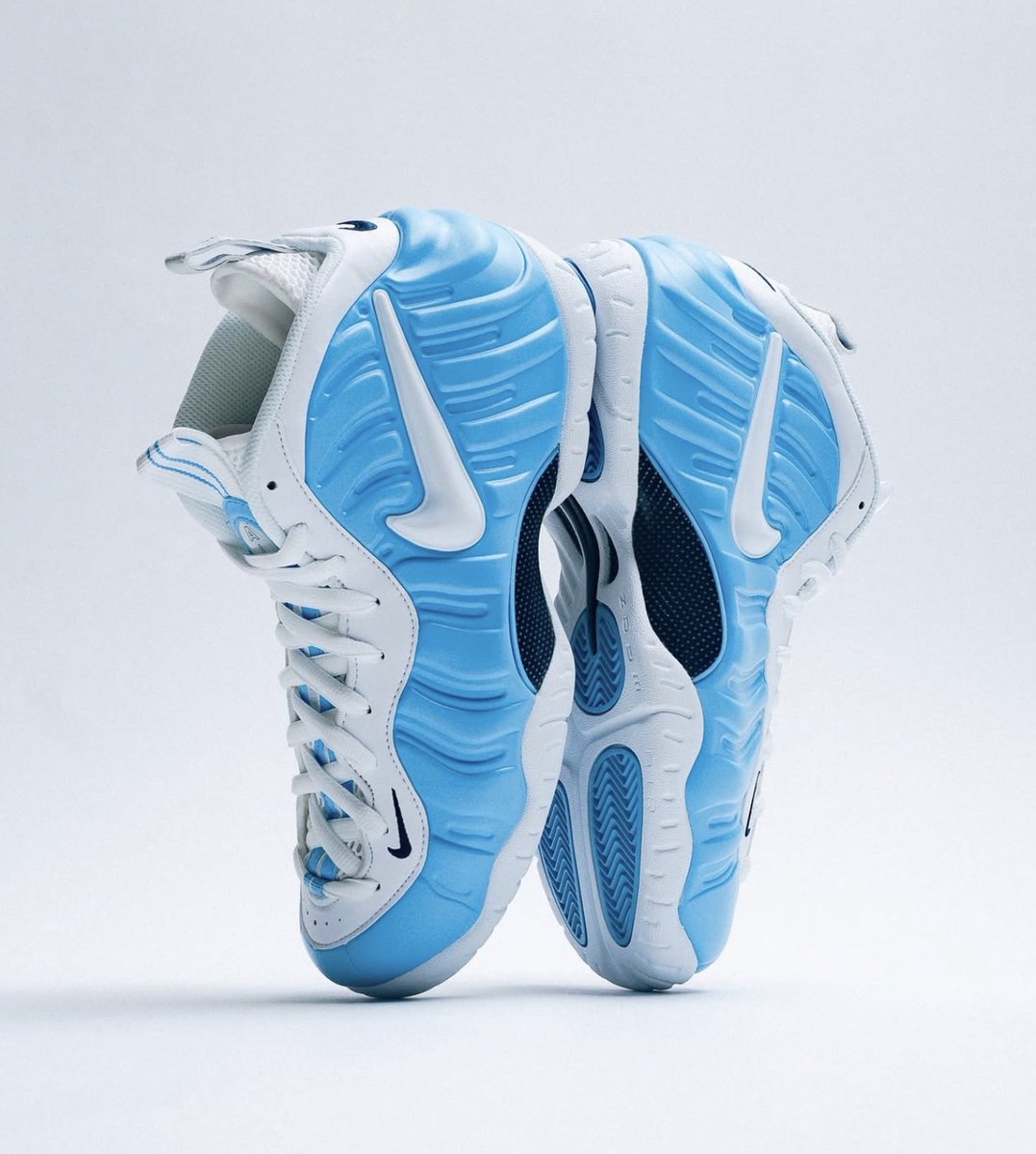 SNKR_TWITR tweet media