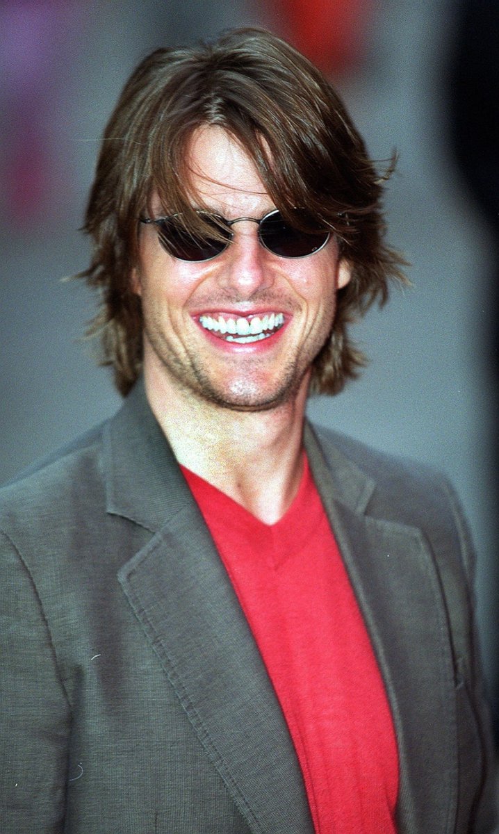 TomCruiseFanCom's tweet image. Tom Cruise at Mission: Impossible II Premiere in London, July 4, 2000

#tomcruise #missionimpossible