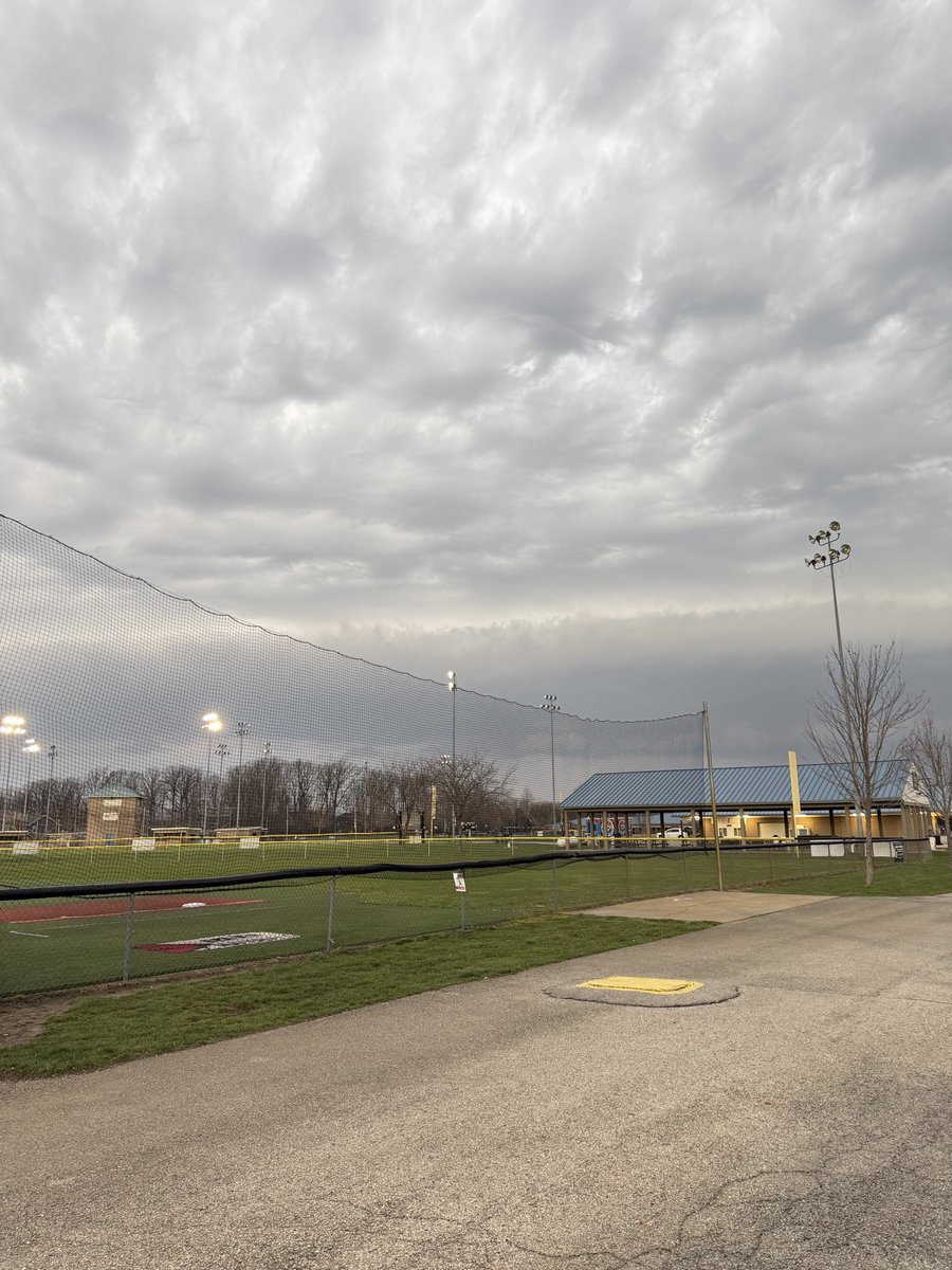 Noblesville looking west <a href="/angelabuchman/">Angela Buchman</a> <a href="/SeanAshWX/">Sean Ash</a>