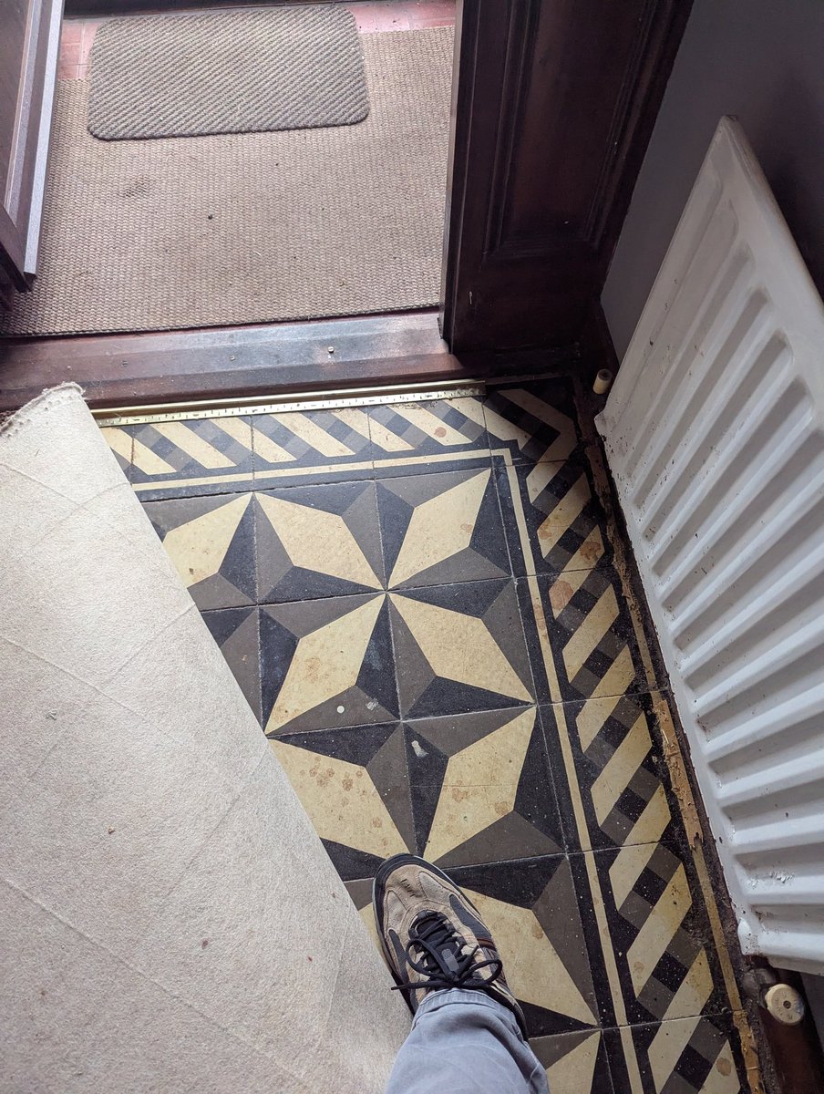 Tiarnán Ó Muilleoir tweet media