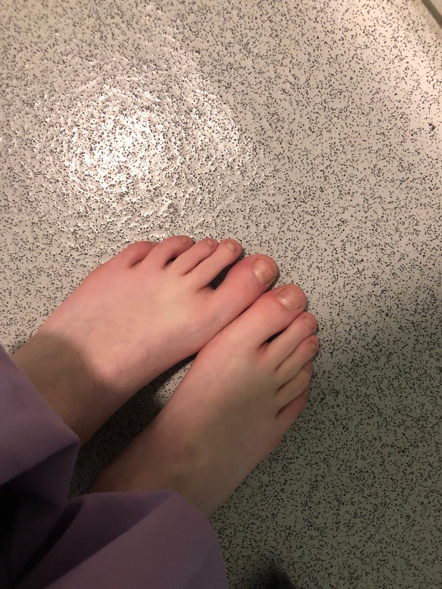 Toenips1's tweet photo. #feet #customcontent https://t.co/gRSEPYyeyb