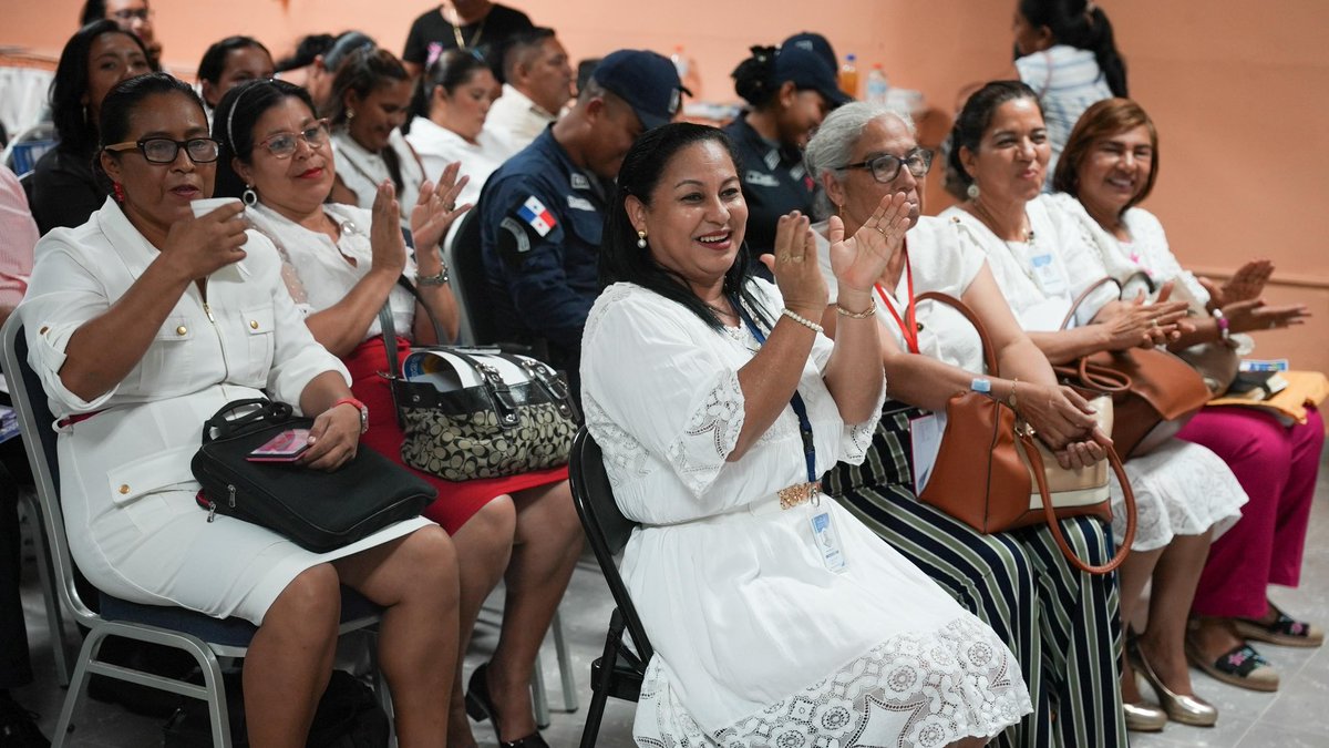 Ministerio de Educación de Panamá tweet media
