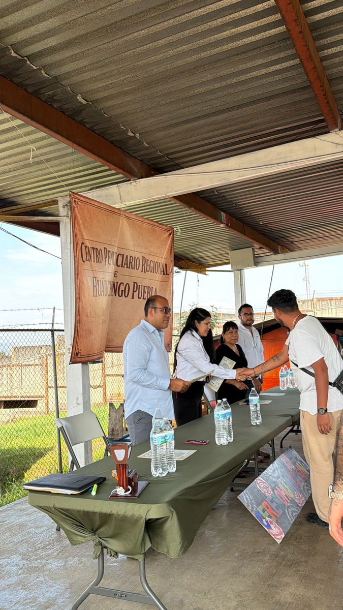 raquemedel's tweet photo. En Huauchinango, entregamos constancias con valor curricular a personas privadas de la libertad, en coordinación con Seguridad Pública y el Instituto de Capacitación para el Trabajo.

Seguimos impulsando la capacitación para fortalecer la reinserción social. 🤝
#PorAmorAPuebla https://t.co/9AqlrFteBi