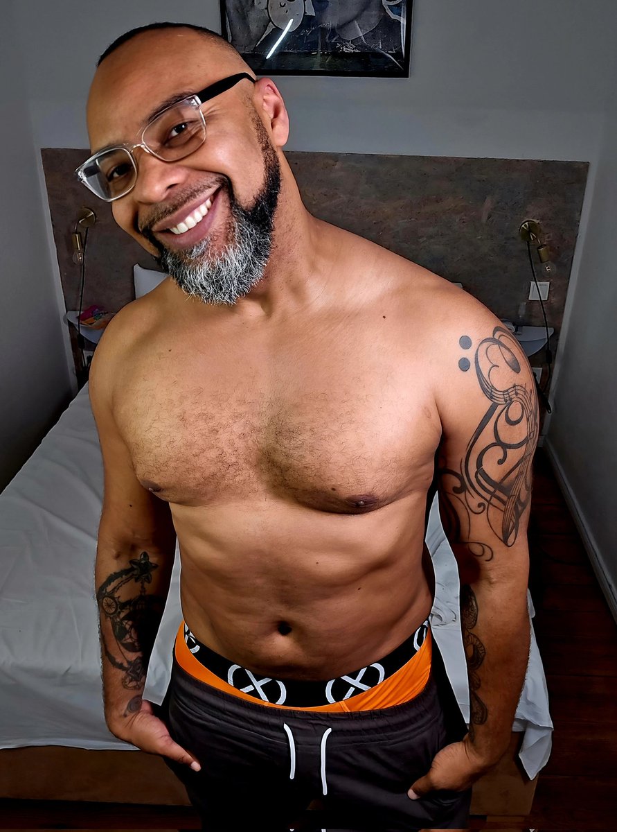 Daddy Mike tweet media