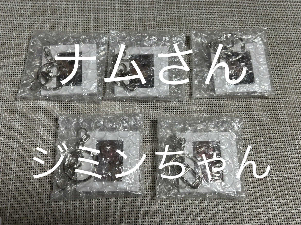 hemphope89's tweet photo. BTS ARIRANG トレカ 交換

譲
画像参照

求
ARIRANG ホビ ユンギ (ARIRANG特典での異種可)

郵送の交換が可能な方、お願いします。

#BTS交換 https://t.co/sWpT9iQDud