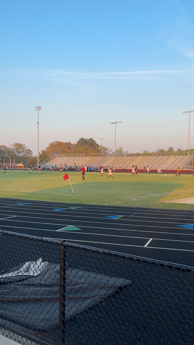 BasketballFihs's tweet photo. Good day for some Fury soccer #ALLINN https://t.co/8j1xNVZv6a