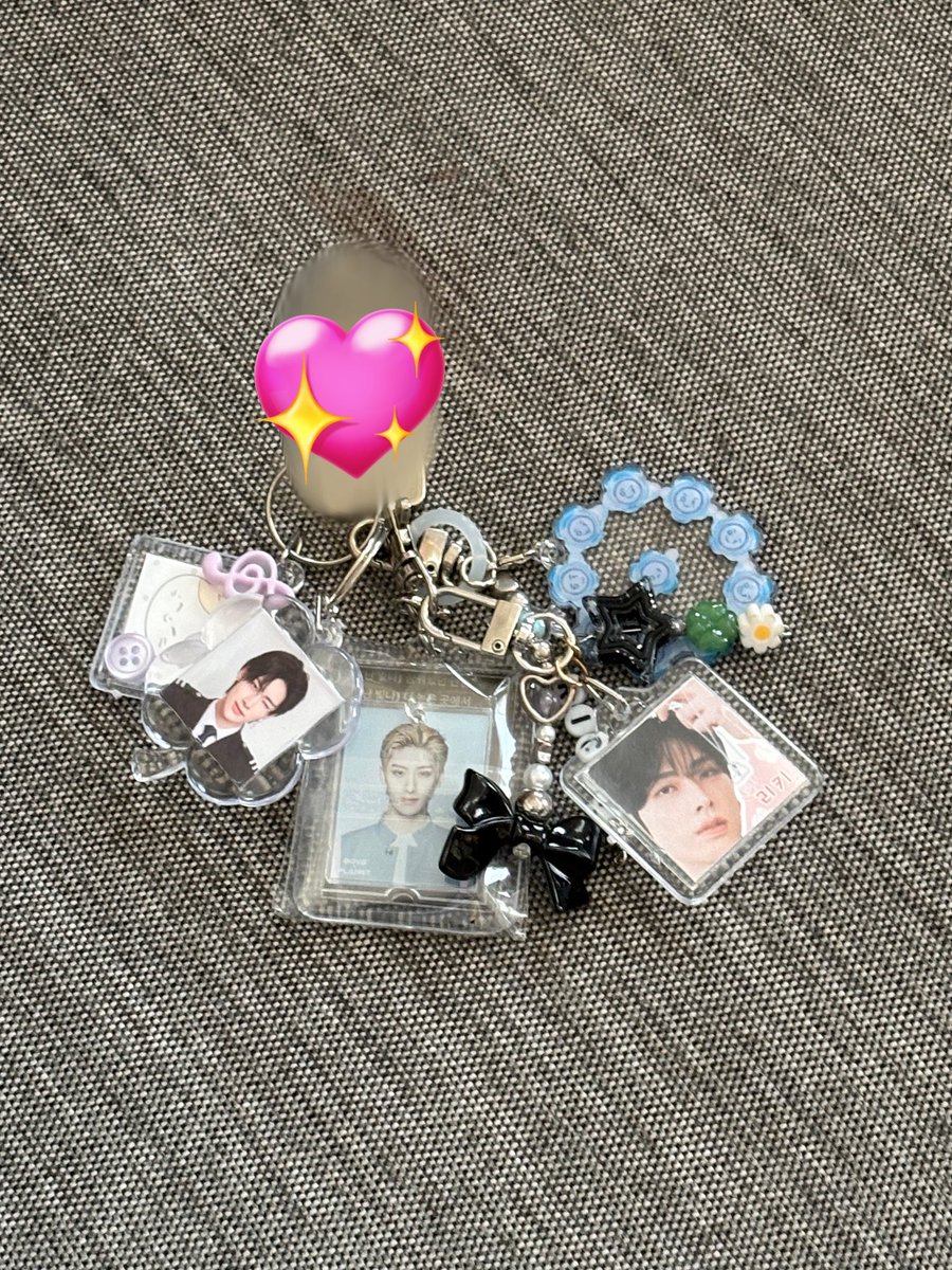 ɢᴀᴋᴜ tweet media