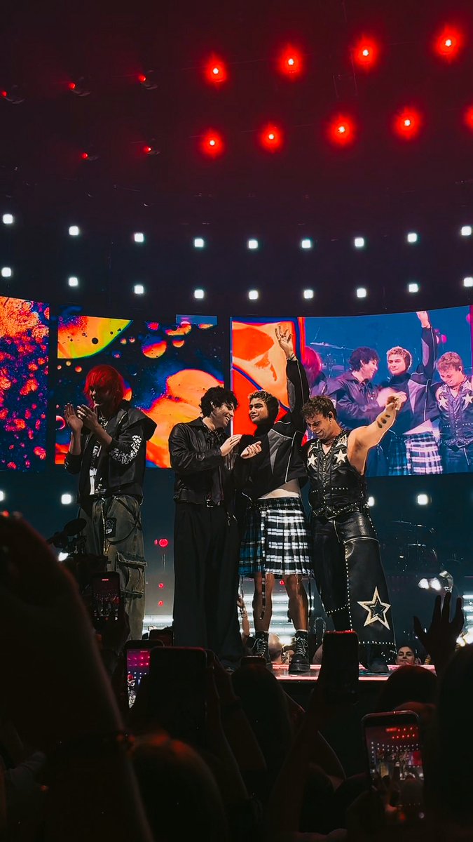 best of 5sos tweet media