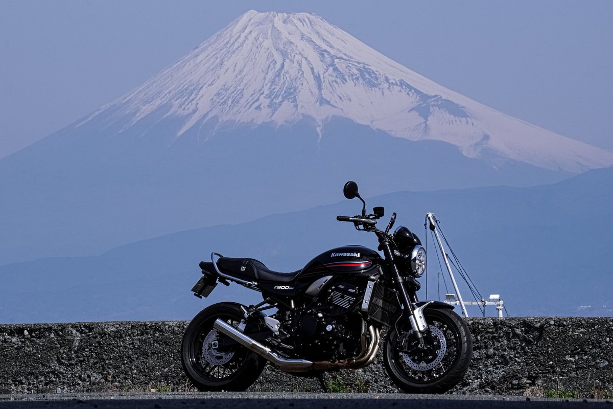 omom_ku's tweet photo. #なんだあのバイクかっこいいなと思ったら俺のバイクでした選手権
#Kawasaki #Z900RS #ZFreak https://t.co/VK243aUkUn