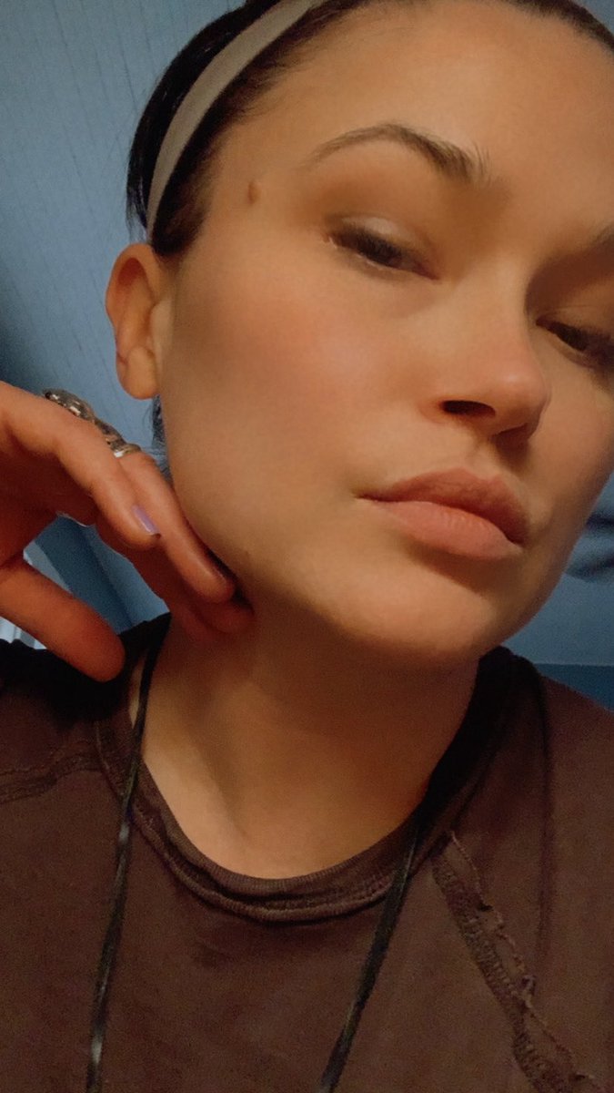 miss molly🕷🕸 tweet media