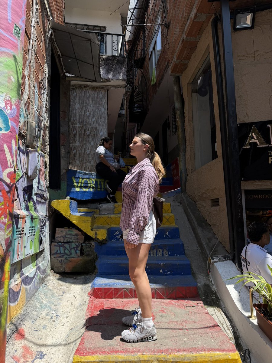 uri üri tweet media